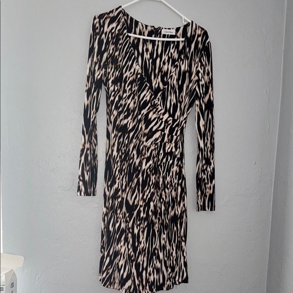 Calvin Klein Dresses & Skirts - Calvin Klein Black and Cream Long Sleeve Bodycon Dress